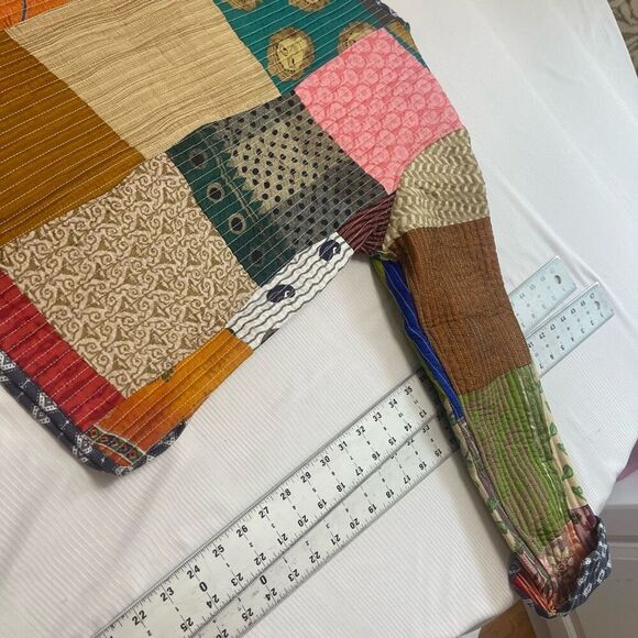 Quilted Jacket Women’s Floral Reversible Satin Kantha Art To Wear Boho One Size - Picture 9 of 12